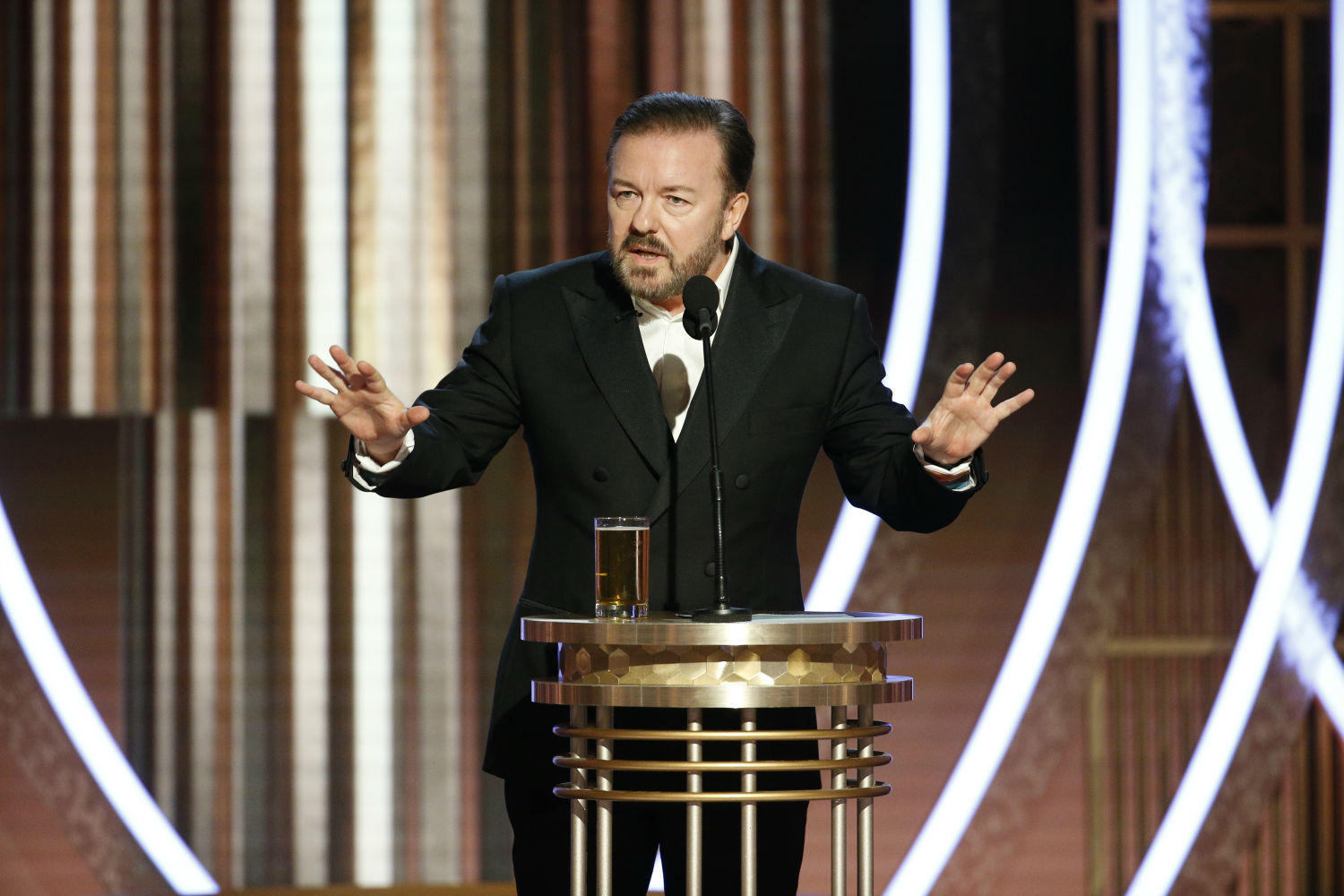 Złote Globy: Ricky Gervais wytknął gwiazdom wprost przymykanie oczu na czyny Harveya Weinsteina